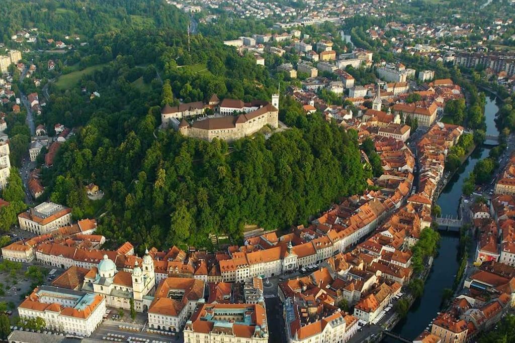 Hanna'S Suite With Free Parking Laibach Exterior foto